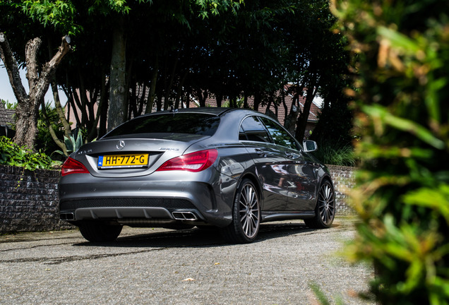 Mercedes-Benz CLA 45 AMG C117