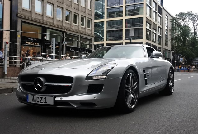 Mercedes-Benz SLS AMG