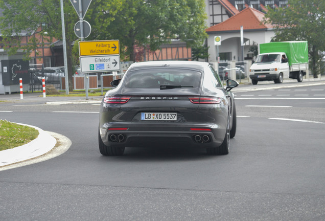 Porsche 971 Panamera 4S