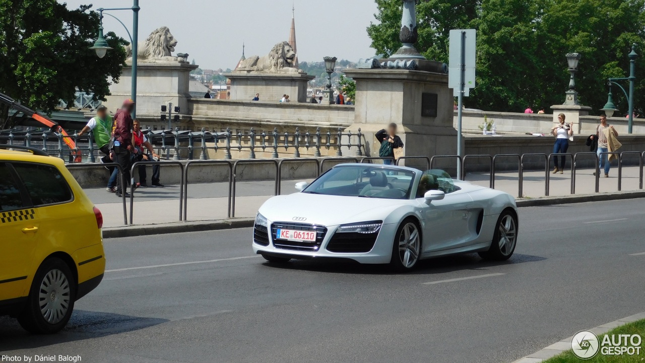 Audi R8 V10 Spyder 2013