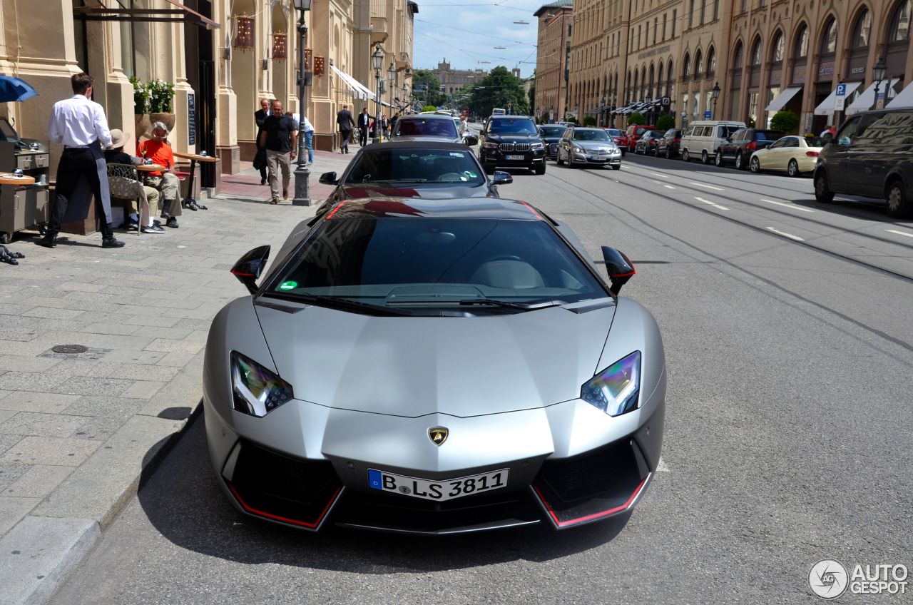 Lamborghini Aventador LP700-4 Pirelli Edition