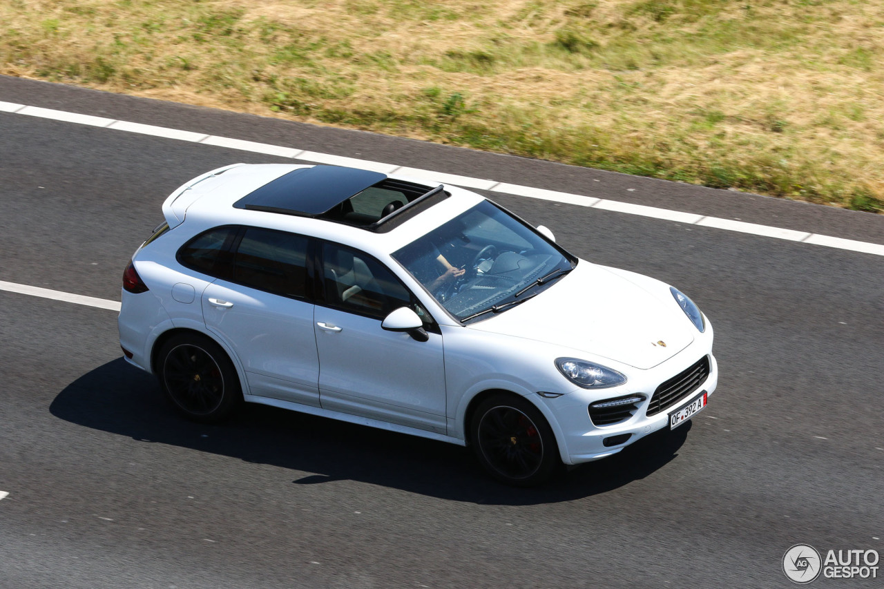 Porsche 958 Cayenne GTS