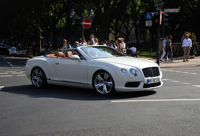 Bentley Continental GTC V8