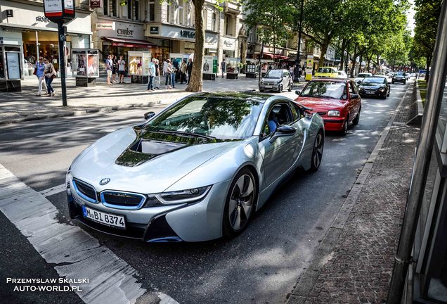 BMW i8