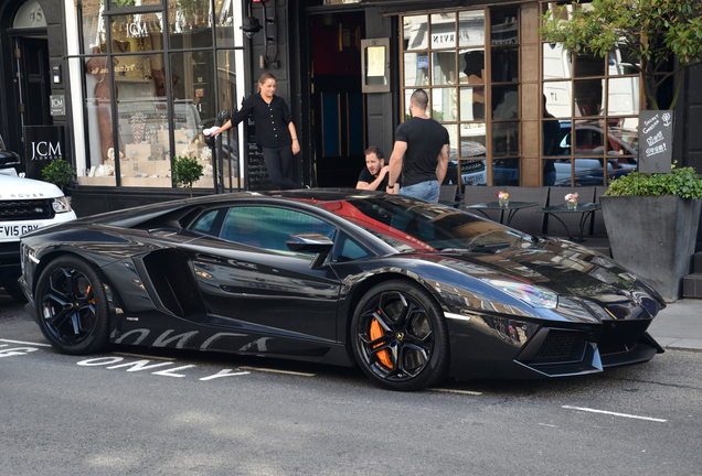 Lamborghini Aventador LP700-4