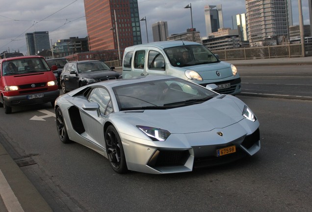 Lamborghini Aventador LP700-4