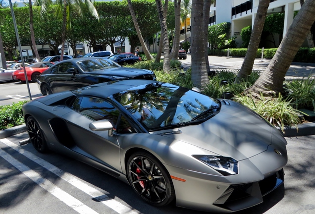 Lamborghini Aventador LP700-4 Roadster