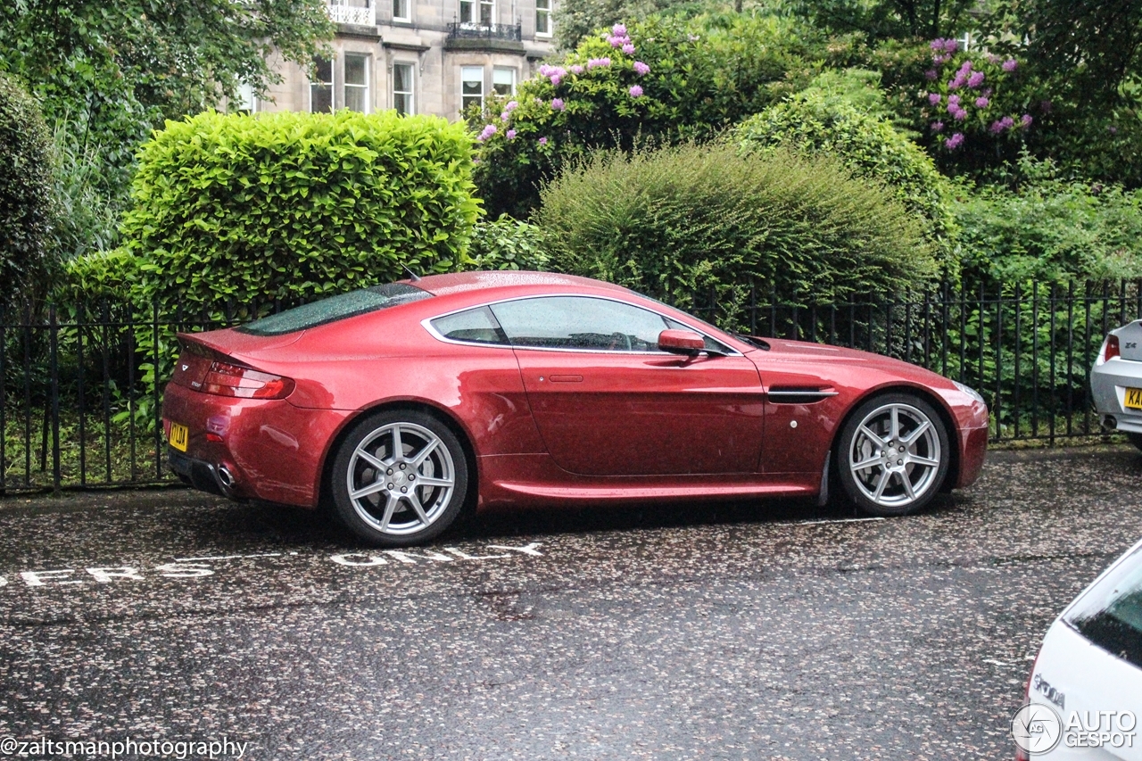 Aston Martin V8 Vantage