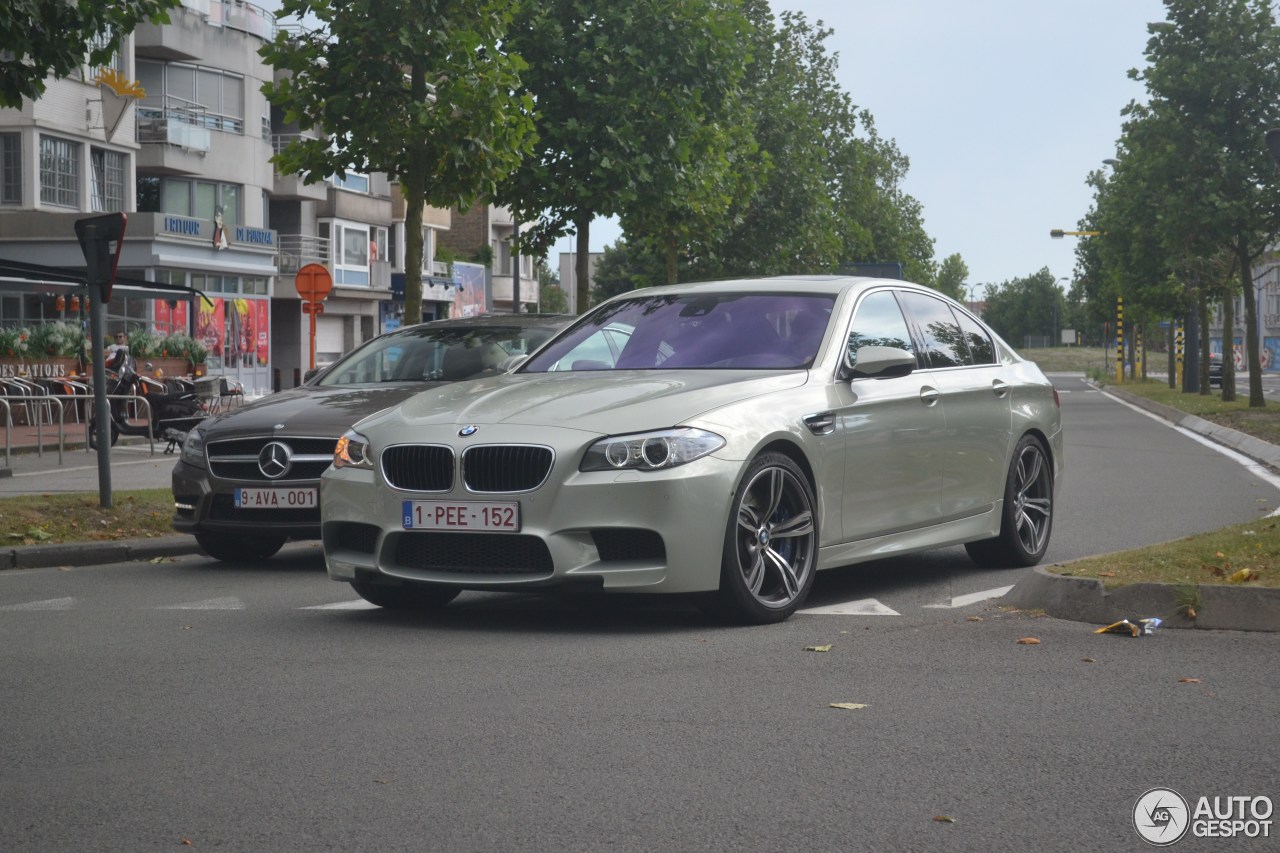 BMW M5 F10 2011