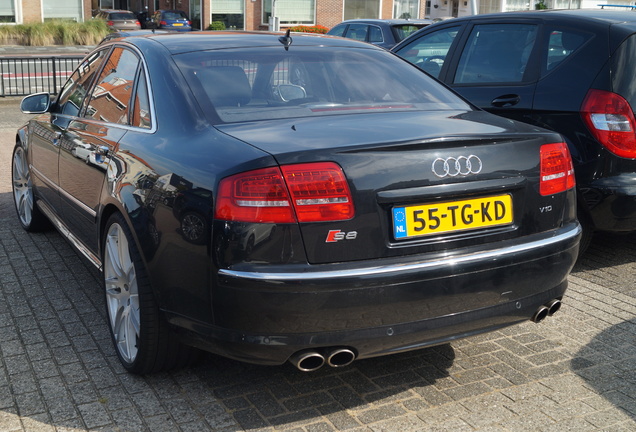 Audi S8 D3