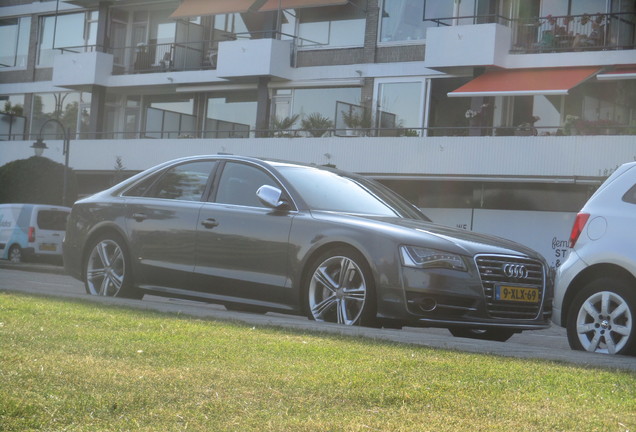 Audi S8 D4