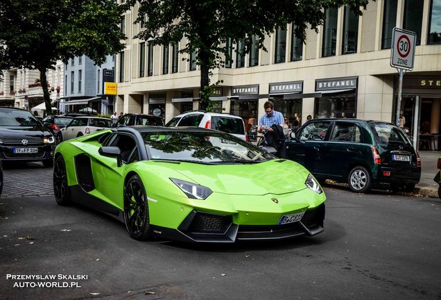 Lamborghini Aventador LP700-4 Roadster