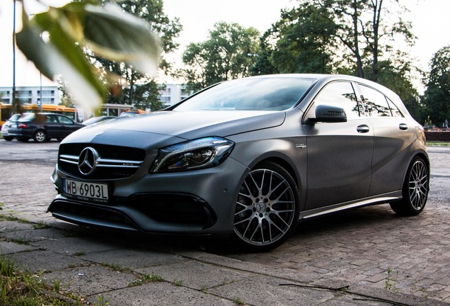 Mercedes-AMG A 45 W176 2015