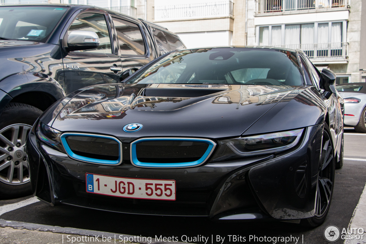 BMW i8