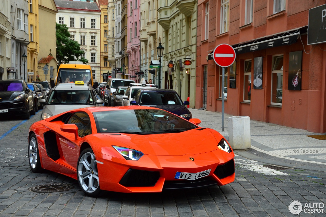 Lamborghini Aventador LP700-4