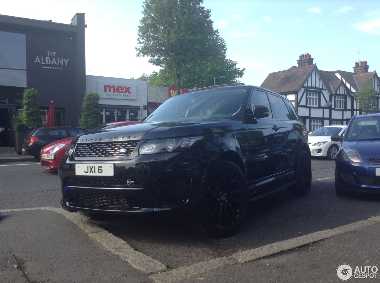 Land Rover Range Rover Sport SVR