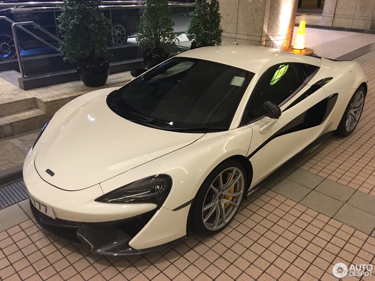 McLaren 570S