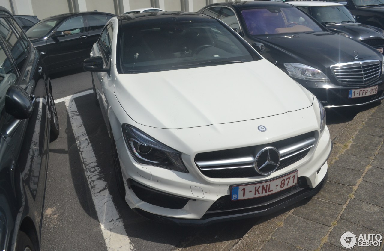 Mercedes-Benz CLA 45 AMG C117