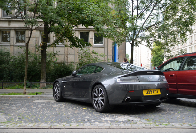 Aston Martin V8 Vantage 2012