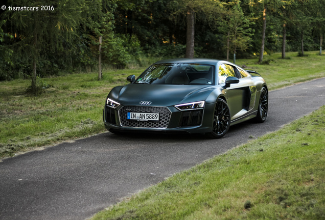 Audi R8 V10 Plus 2015