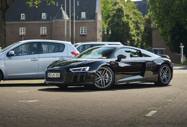 Audi R8 V10 Plus 2015