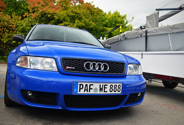 Audi RS4 Avant B5