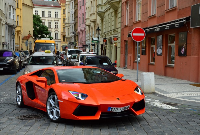 Lamborghini Aventador LP700-4