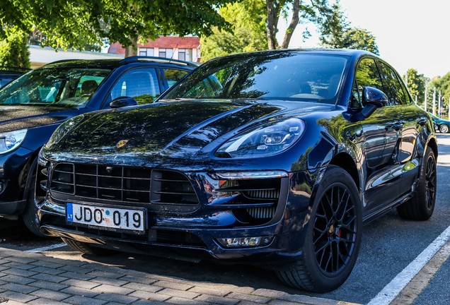 Porsche 95B Macan GTS