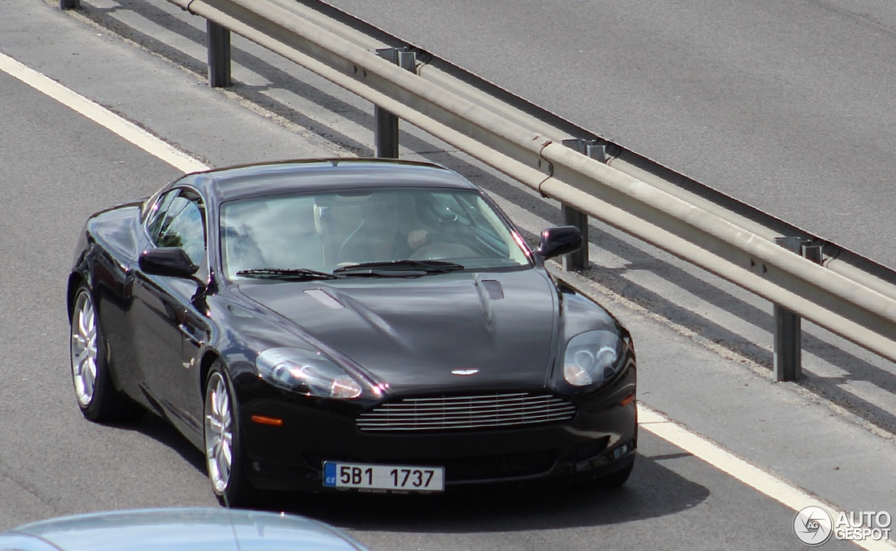 Aston Martin DB9