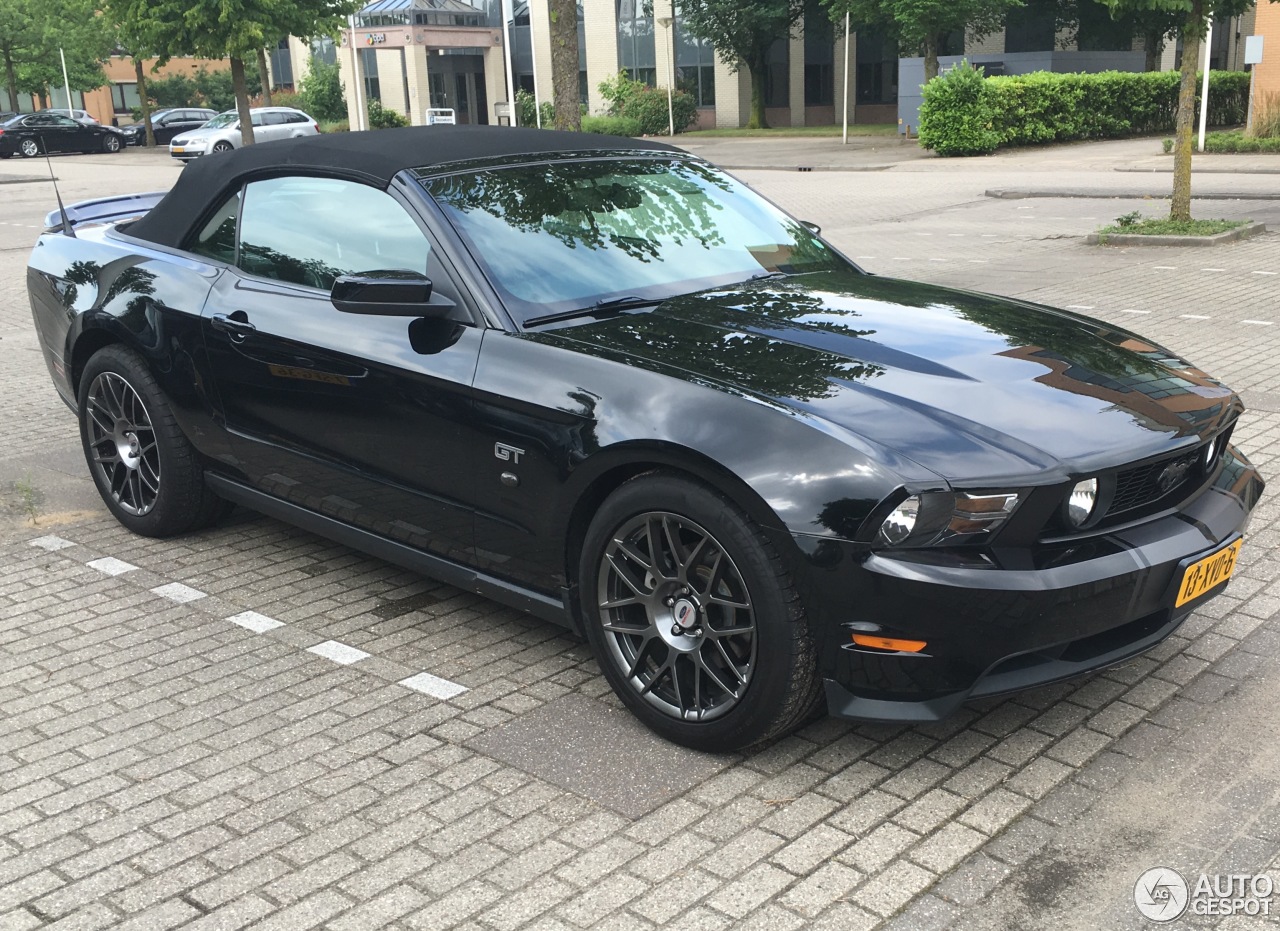 Ford Mustang GT Convertible 2010