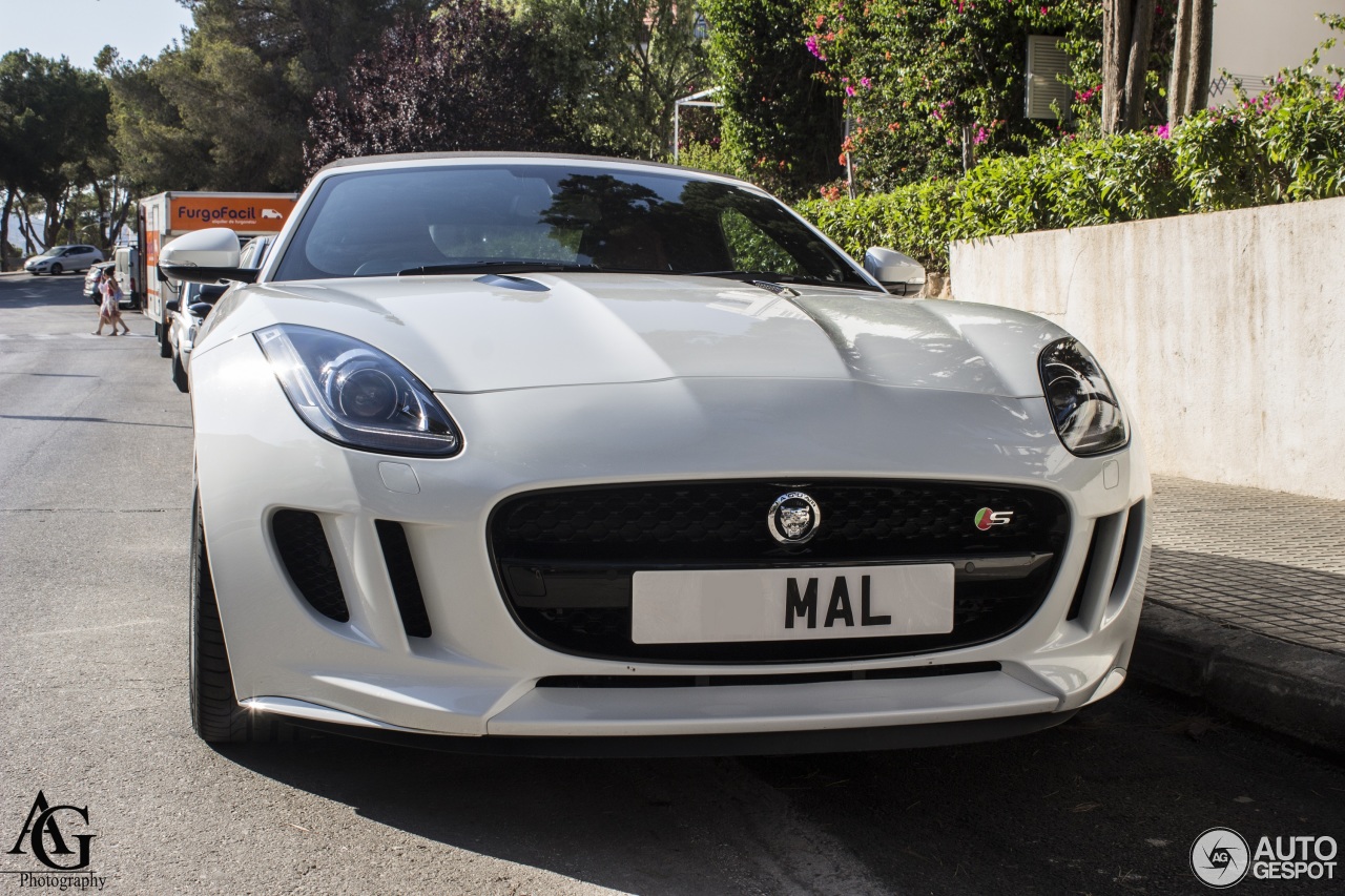 Jaguar F-TYPE S V8 Convertible