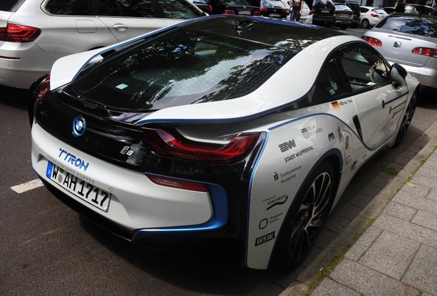 BMW i8