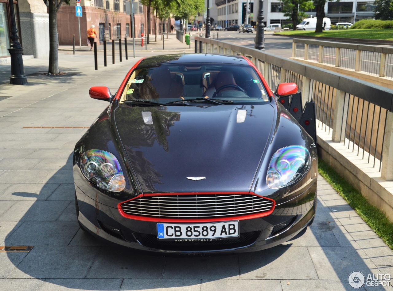 Aston Martin DB9