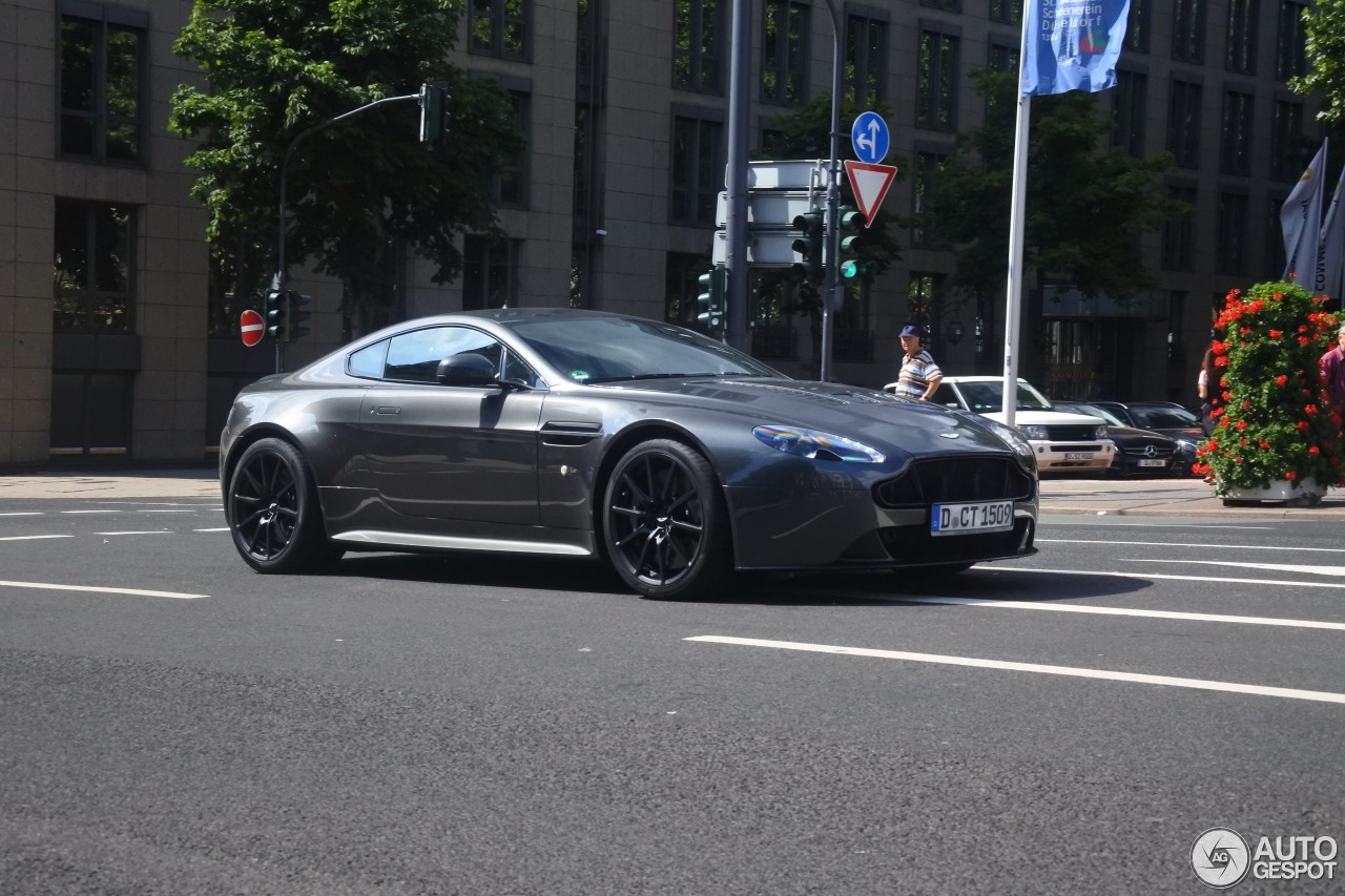 Aston Martin V12 Vantage S