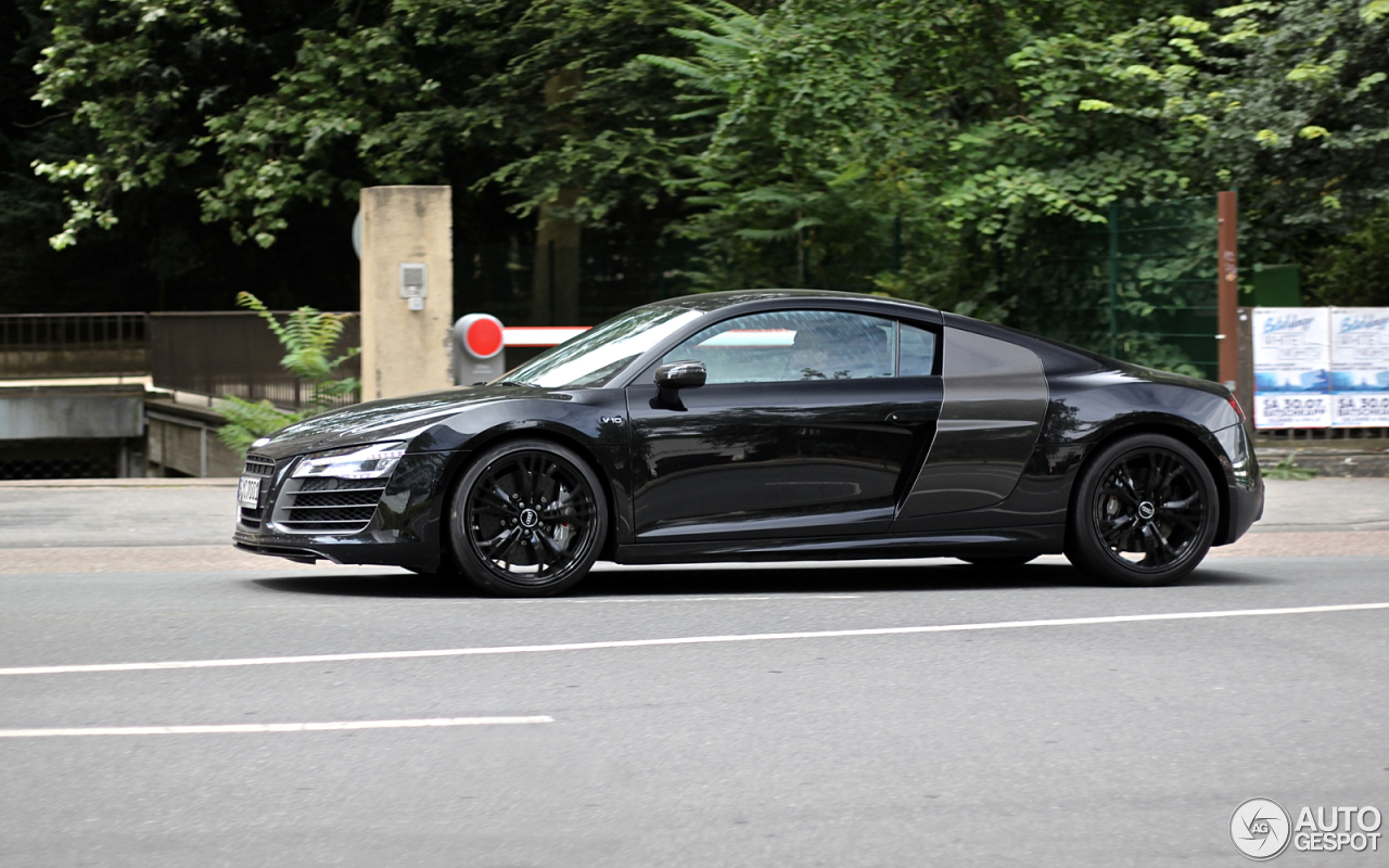 Audi R8 V10 Plus 2013