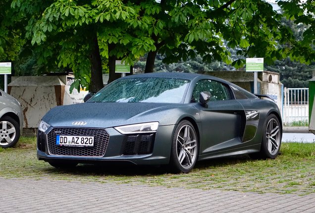 Audi R8 V10 Plus 2015