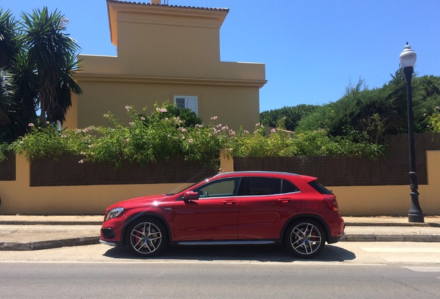 Mercedes-AMG GLA 45 X156