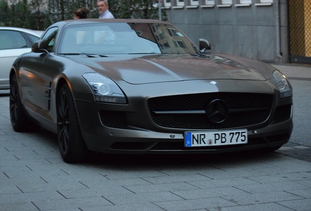 Mercedes-Benz SLS AMG