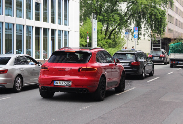 Porsche 95B Macan GTS