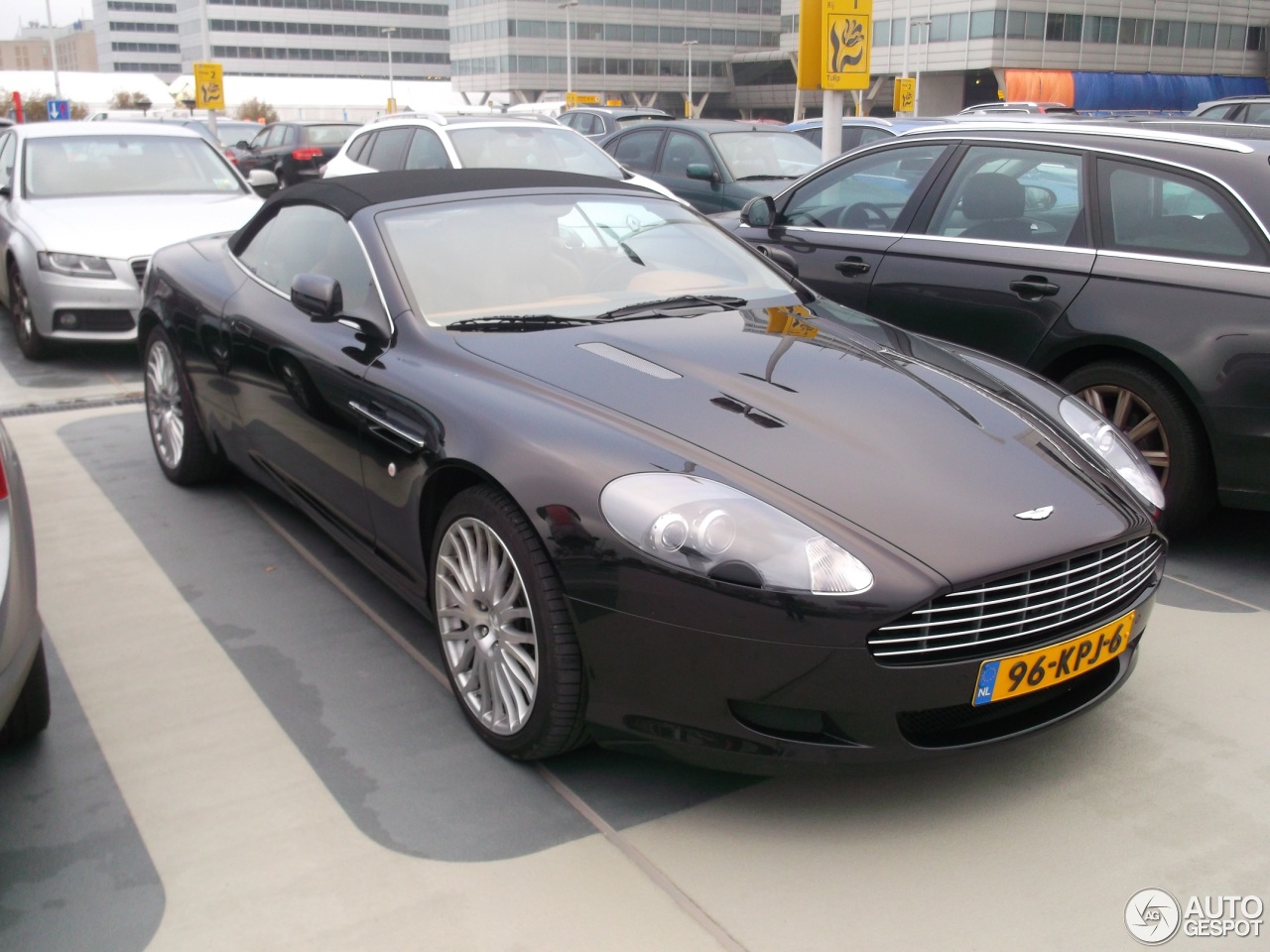 Aston Martin DB9 Volante