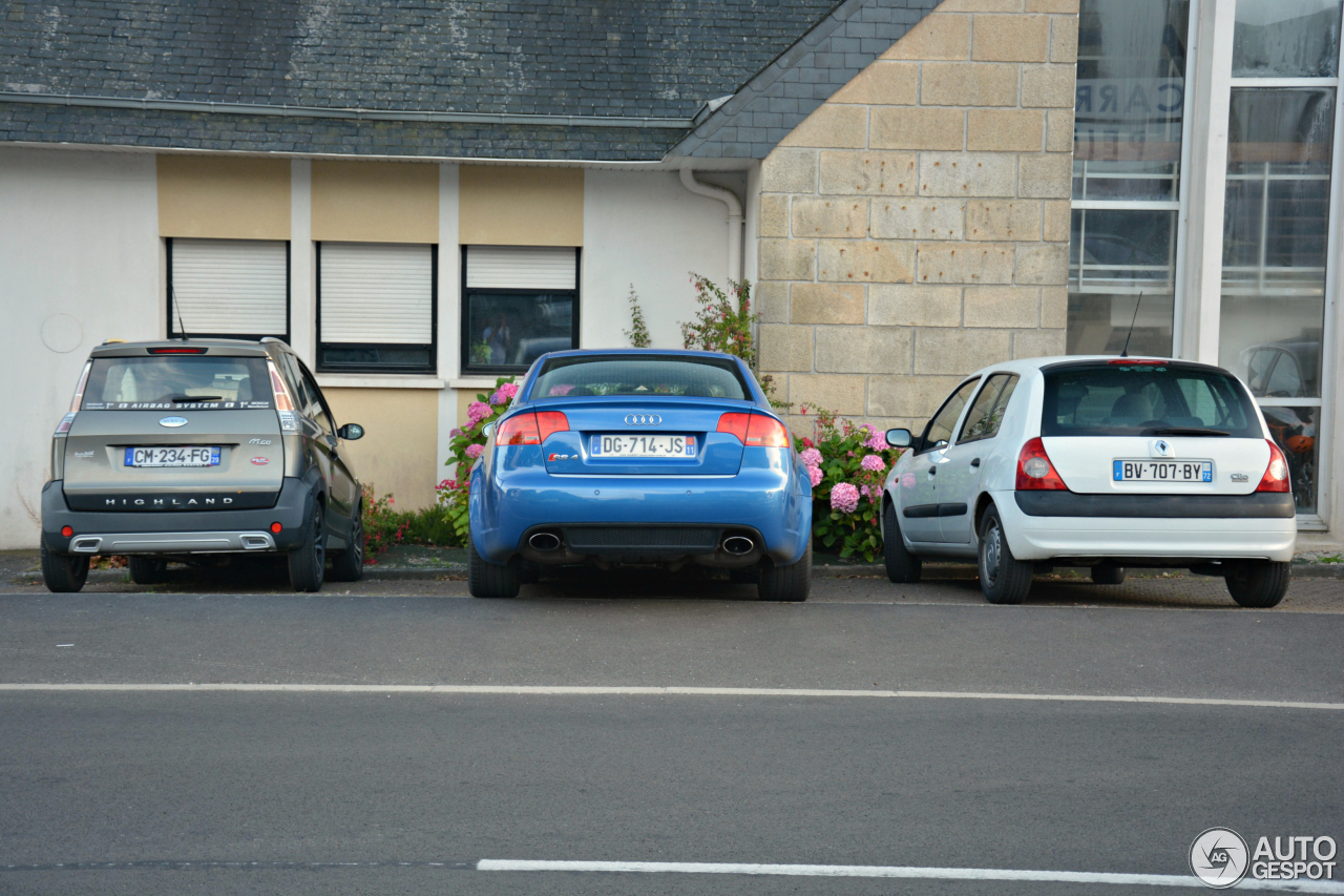 Audi RS4 Sedan