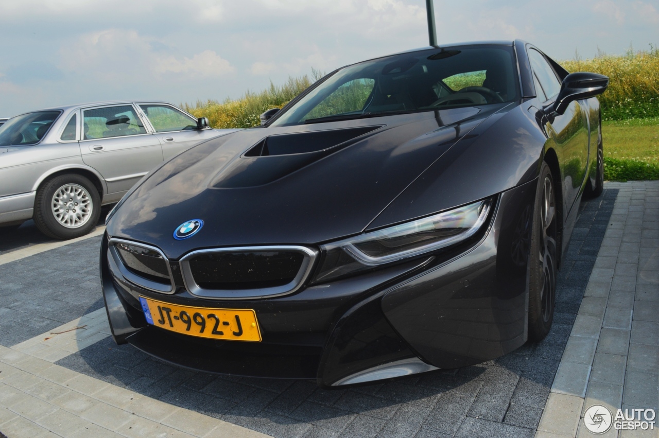 BMW i8