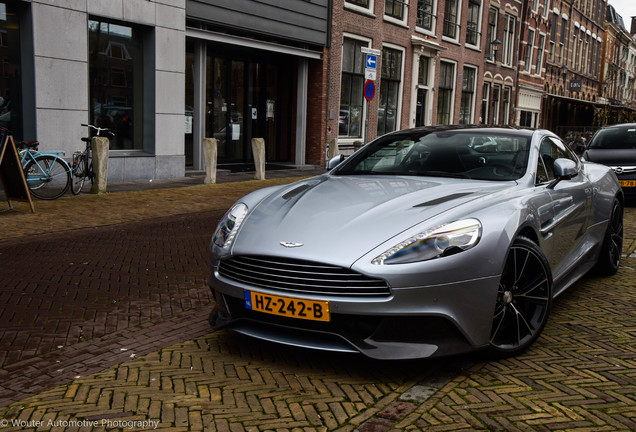 Aston Martin Vanquish 2013