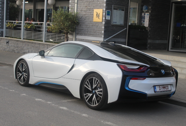 BMW i8