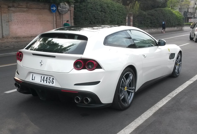 Ferrari GTC4Lusso