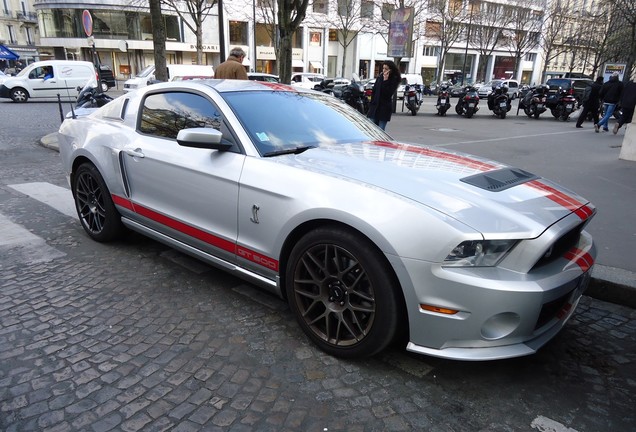 Ford Mustang Shelby GT500 2010