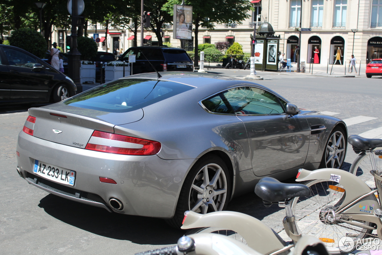 Aston Martin V8 Vantage