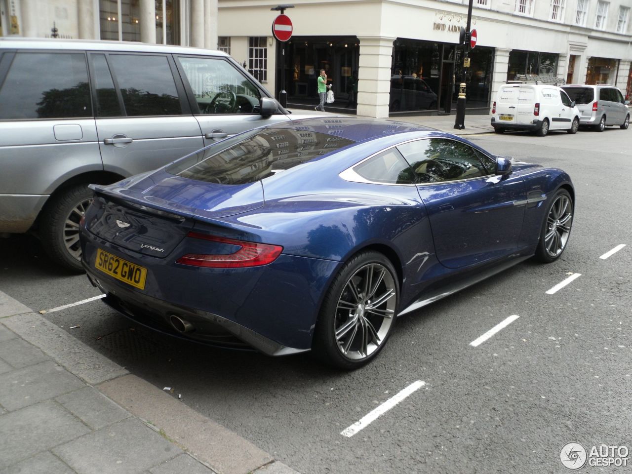 Aston Martin Vanquish 2013