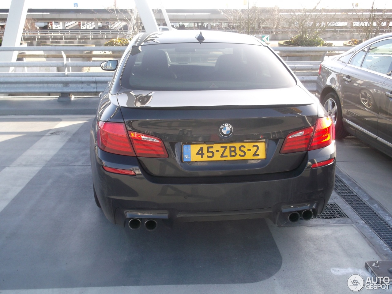 BMW M5 F10 2011