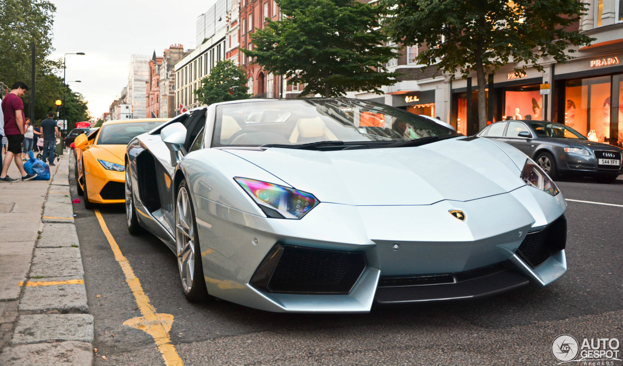 Lamborghini Aventador LP700-4 Roadster